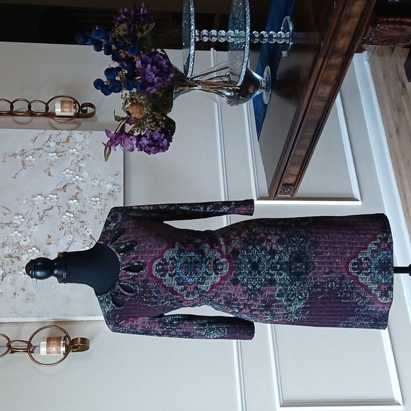 Gabby Skye Boho Multicolor Printed Knee-Length Dress. Size 4 - Picture 7 of 17